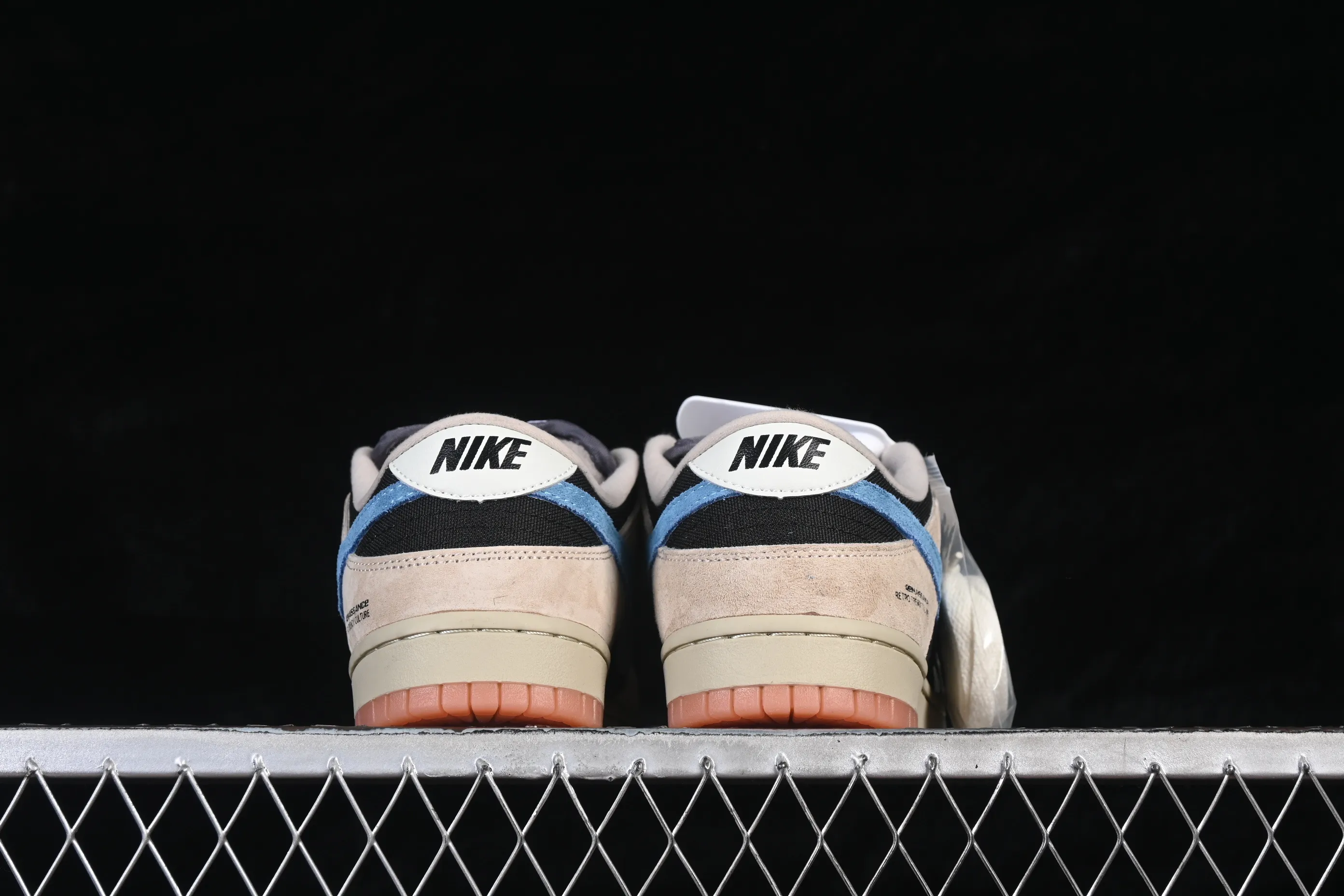 All categories Nk SB Dunk series Nk SB Dunk Low low-top sneakers Nike SB Dunk Low khaki black and blue hook low-top casual sneakers HJ0367-200